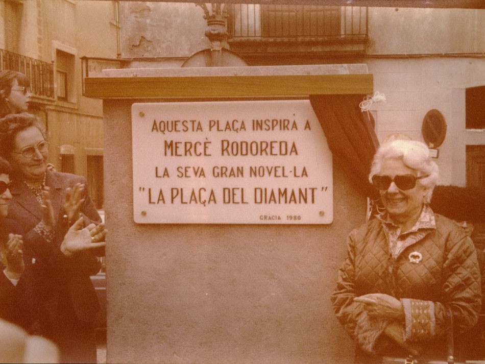 Mercè Rodoreda a Barcelona: Guerra, Exili i Postguerra, la plaça del  Diamant i els testimonis de la tragèdia